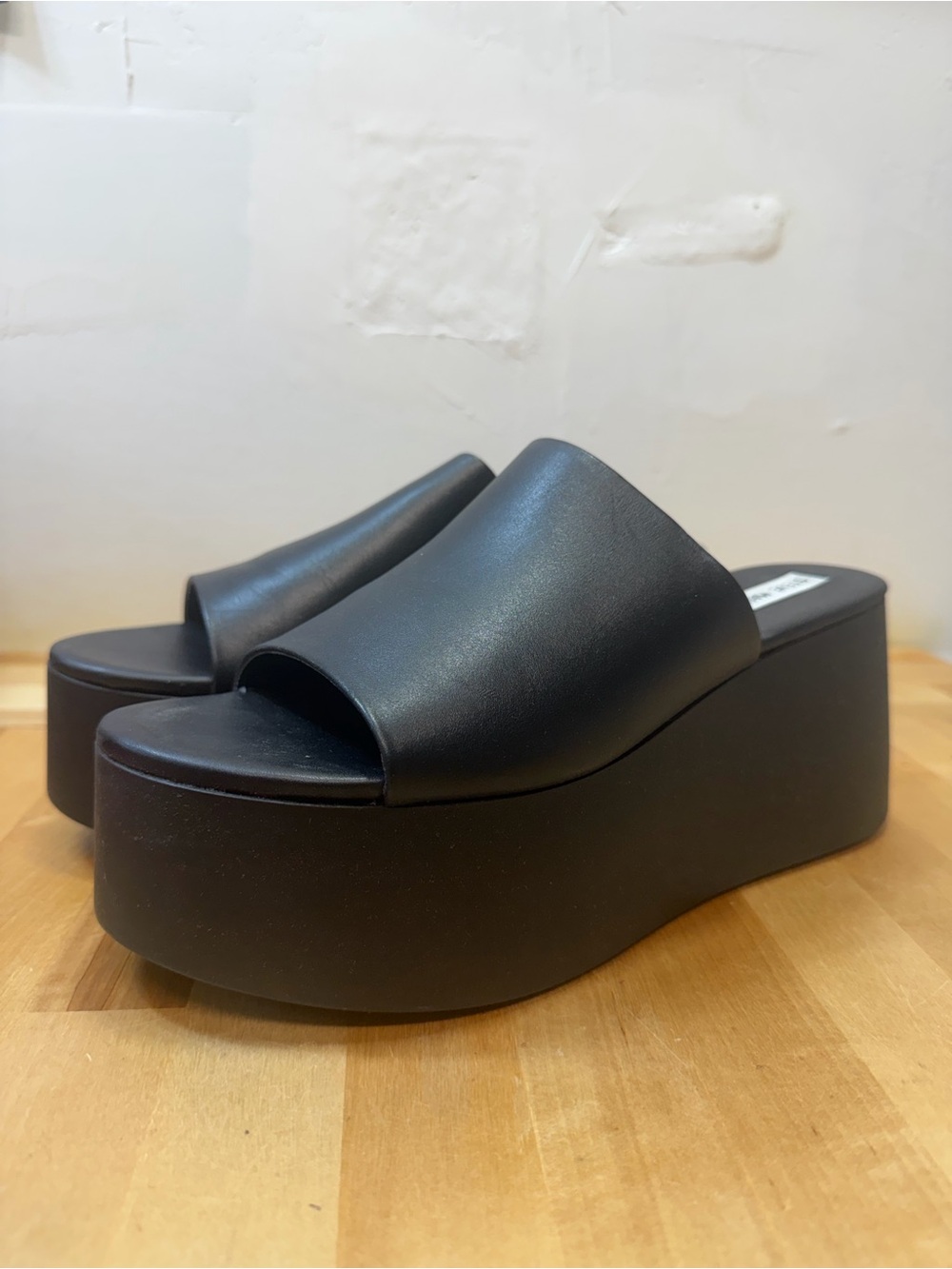 Steve Madden Black Platform Slide Wedges - Women size 10 - Picture 8 of 8